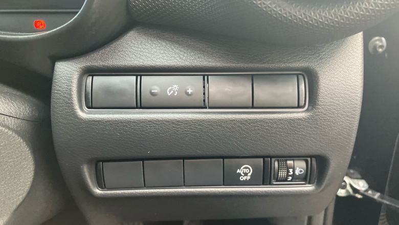 Nissan Juke 1.0 DiG-T N-Connecta 5dr Petrol Hatchback